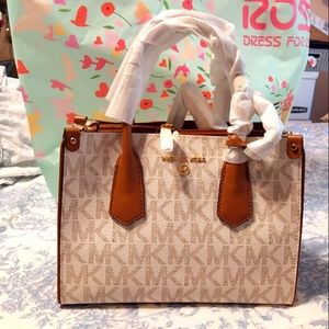 NWT Michael Kors MAPLE Crossbody Bag